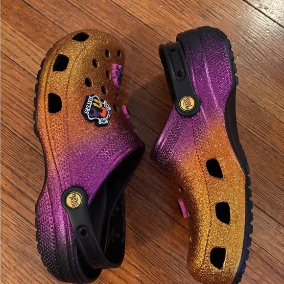 Hocus Pocus Crocs -Size 11 W, 9 M - Picture 3 of 9